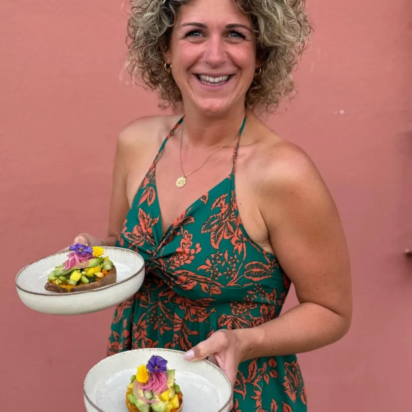 Anouk van den Berg with 1 of her delicious meals